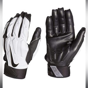 Nike D-TACK 6.0 FB Gloves White/Black MD
Item # - NKNFG21118MD